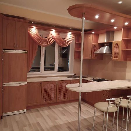 Двухкомнатная квартира с кухней студией Бровары. Екстер'єр фото